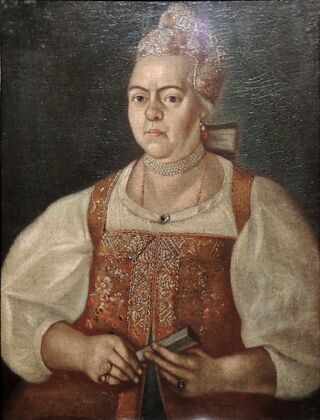 Неизвестный художник. «Портрет купчихи в пунцовой душегрее», 1770-е годы. Государственный исторический музей. Изображение богатого наряда; сведения о взыскании штрафа с модели отс…