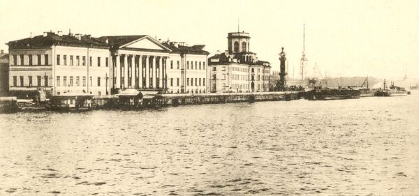Здание Императорской Академии наук в Петербурге. Фотография А. Павловича, до 1917 года.